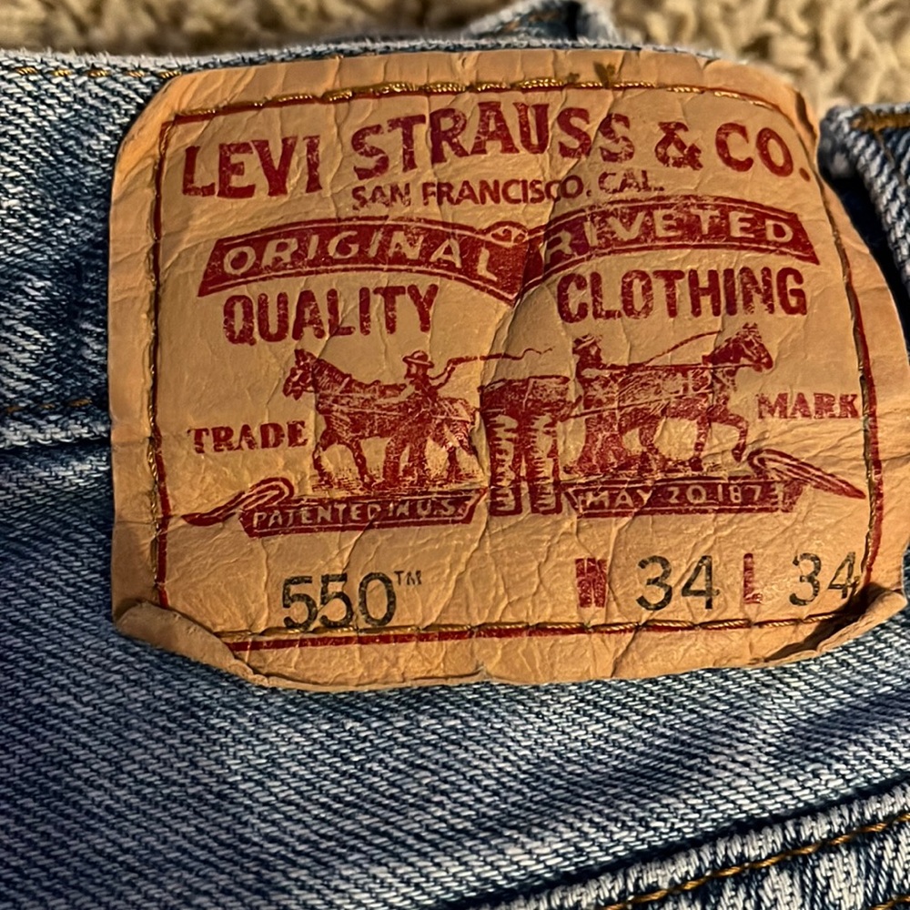 Levis 550 distressed jeans 34X34